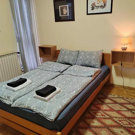 Flat Near Waterfront