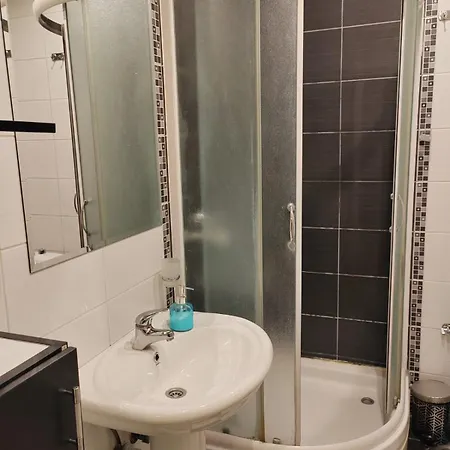 Apartment Flat Near Waterfront