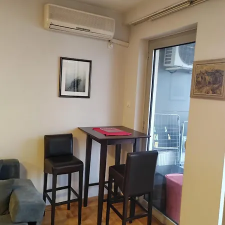 Apartment Flat Near Waterfront